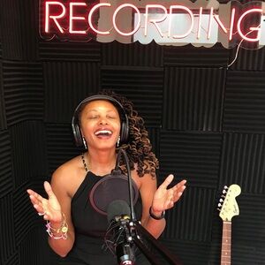 Meet your Posher, Jenn